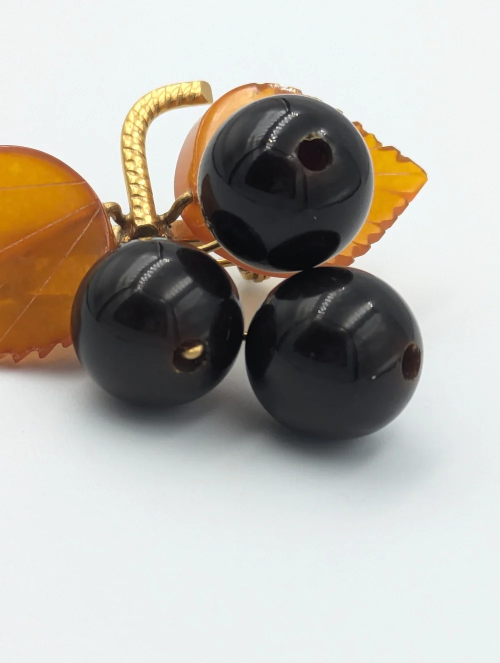 Vintage Baltic Amber Cherry Brooch - Gold Plated Brass Frame, USSR 1980s - Picture 6 of 9